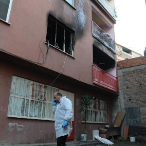 3 Yaşındaki Oğlunu Alevlerin Arasından Çıkaramadı