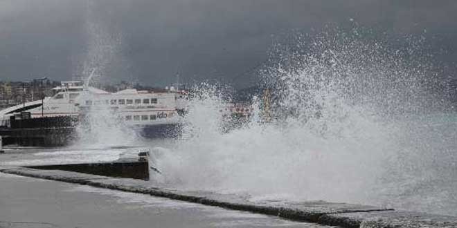 Birçok deniz otobüsü seferi iptal edildi