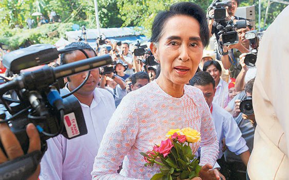 Nobel Barış Ödüllü Suu Kyi Myanmar’da Seçimlerin Galibi Oldu