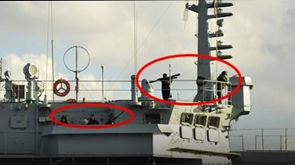 Rus savaş gemisi İstanbul Boğazı’ndan füzeyle geçti
