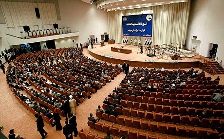 Bağdat’ta parlamentonun kapısına kilit vuruldu; Kürtler evine döndü