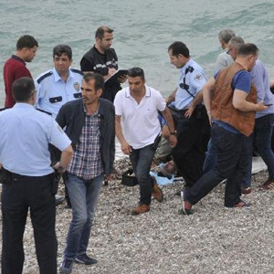 Antalya’da denizde erkek cesedi bulundu!