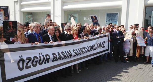 ‘Türkiye gazeteciler için korku ülkesi oldu’