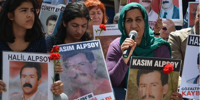 ‘Kayıplarımızın kemiklerini bulmadan bu meydandan ayrılmayacağız’