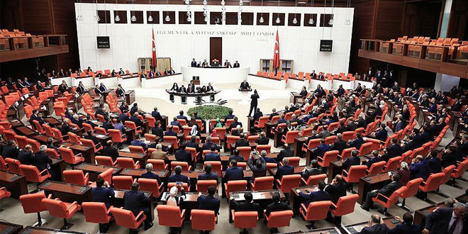 Muhalefet partileri ‘havalimanı saldırısı araştırılsın’ dedi, AKP reddetti
