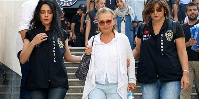 Nazlı Ilıcak’ın da aralarında olduğu 6 gazeteci tutuklandı