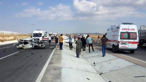 Afyonkarahisar’da feci kaza!.. 5 ölü!