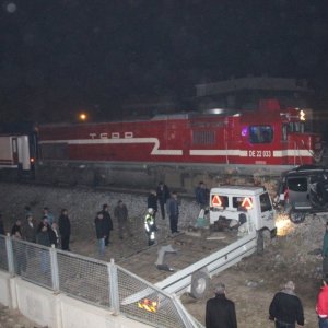 Manisada tren kazası: 1 ölü 4 yaralı