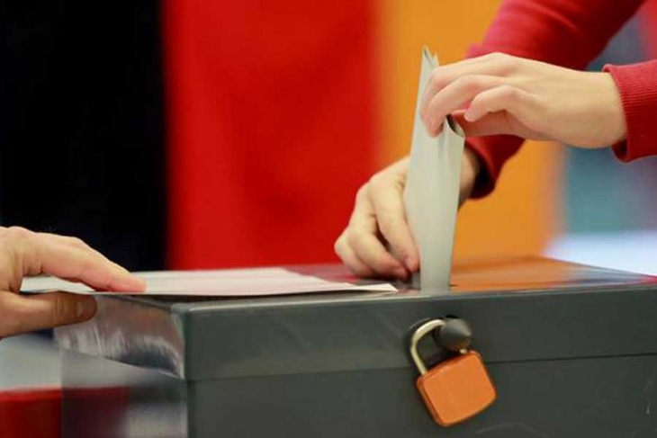 Yurt dışı kamu görevlilerinin izinlerine referandum iptali