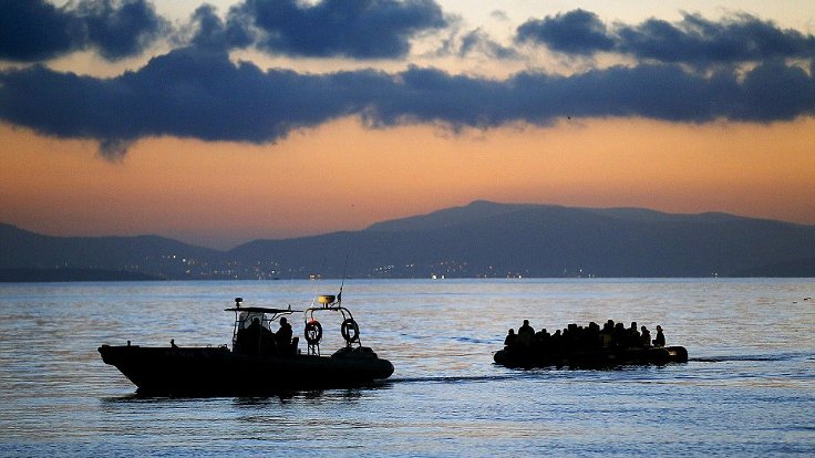 Ege Denizi’nde üç yerde mülteci teknesi battı