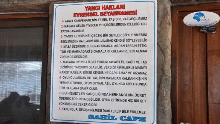 Kahvesine ‘yancı hakları beyannamesi’ astı 