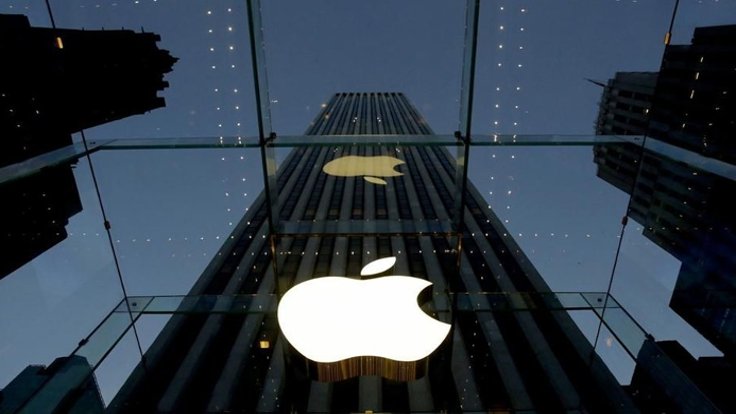 Apple ilk kez 1 trilyon dolar değere ulaşan şirket oldu