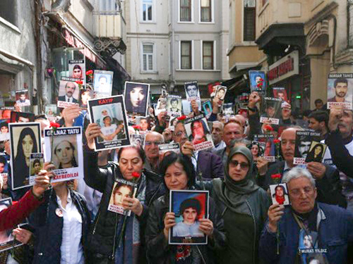 Cumartesi Anneleri gözaltına kaybedilen kadınları andı: Unutmayacağız!