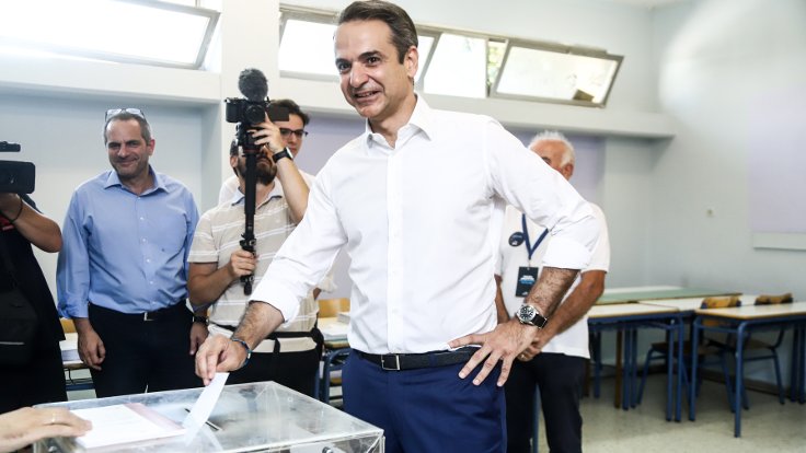 Yunanistan’da Çipras’tan sonra Miçotakis dönemi