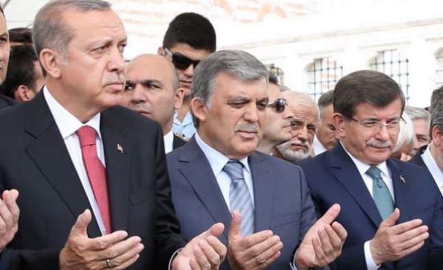 Davutoğlu’nun ekibinden yeni parti çıkışı: Gül kabul etmeyince Davutoğlu da çekildi
