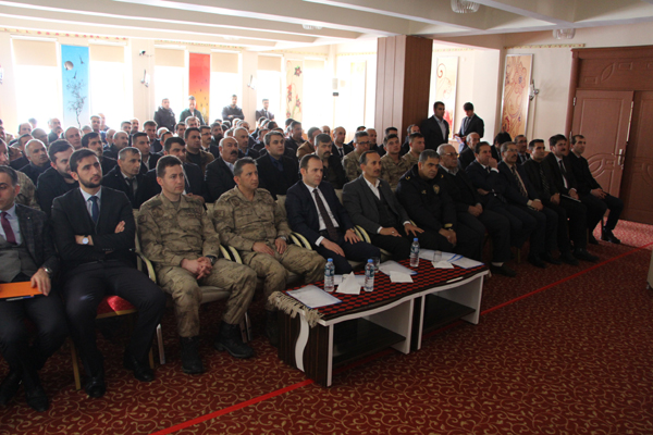 Şemdinli’de koronavirüs bilgilendirme toplantısı