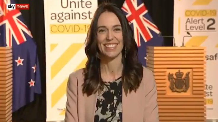 Yeni Zelanda Başbakanı Jacinda Ardern depreme canlı yayında yakalandı