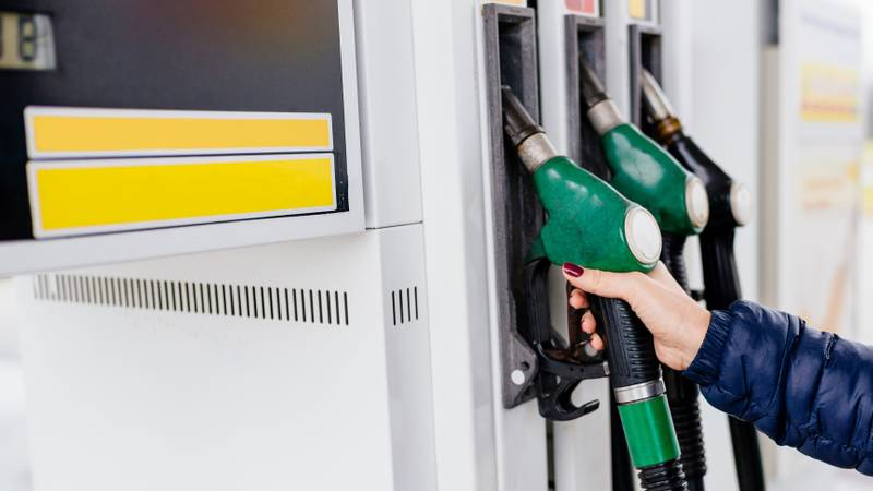 Benzine 37 kuruş, motorine 32 kuruş zam!