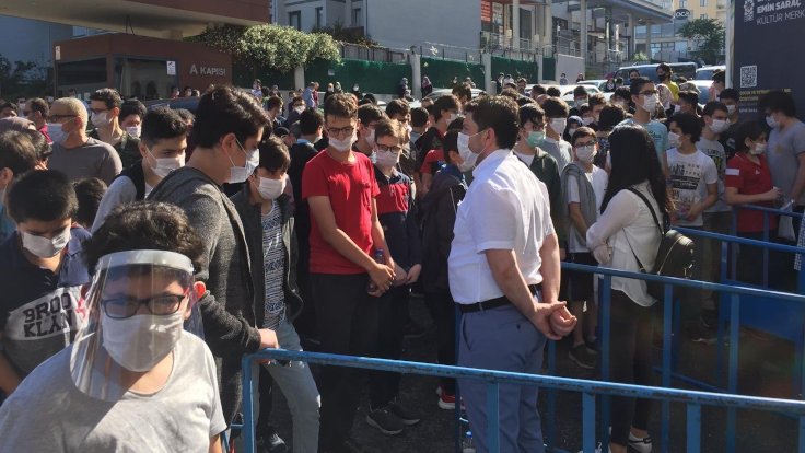 LGS, sosyal mesafeden sıfır aldı