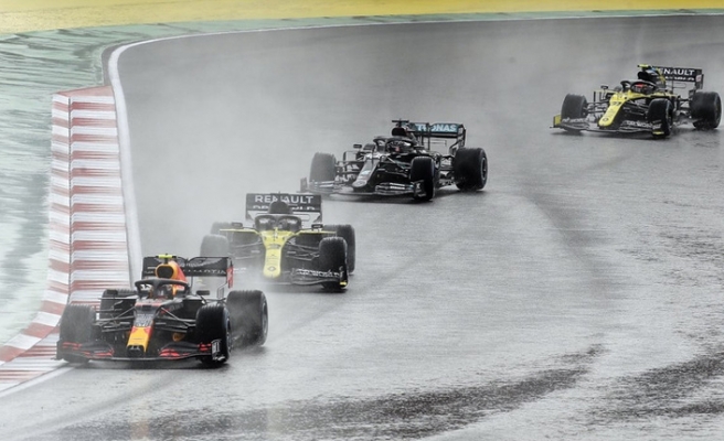 Formula 1’de İstanbul yarışını Hamilton kazandı, dünya şampiyonu oldu