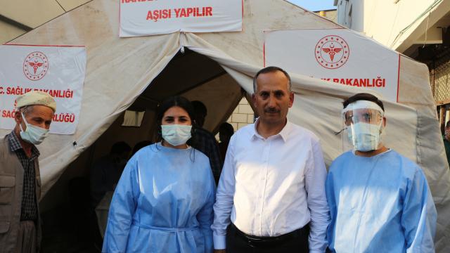 Şemdinli’de randevusuz aşı çadırına yoğun ilgi