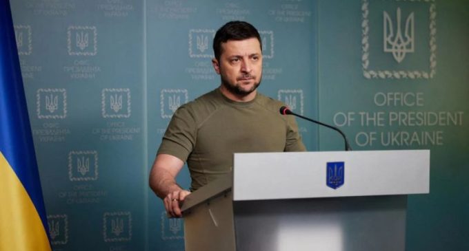 Ukrayna Devlet Başkanı Zelenski, kritik pozisyonlardaki isimleri görevden aldı
