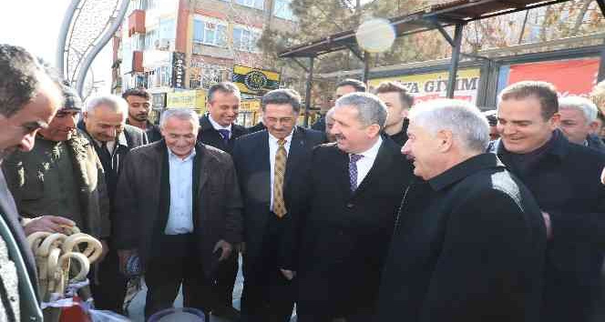 Hazine ve Maliye Bakan Yardımcısı Gürcan esnafı ziyaret etti