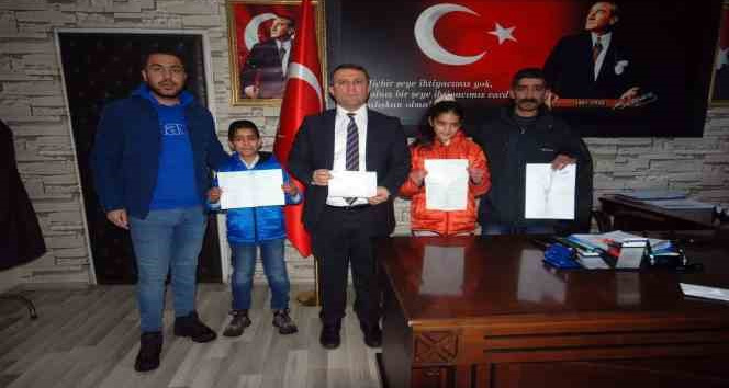 Yüksekovalı kardeşlerden depremzedelere anlamlı bağış