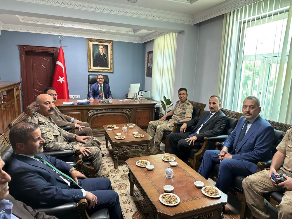 Vali İdris Akbıyık Şemdinli’de incelemelerde bulundu