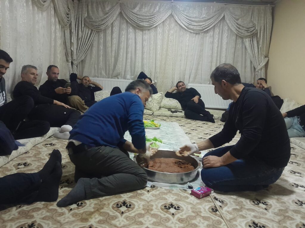 Şemdinli’de Çiğ Köfte gecesi