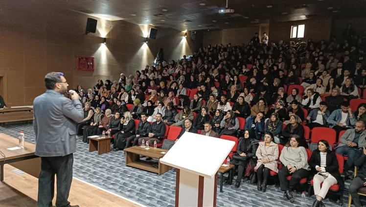 Üniversite öğrencilerine ‘yaratılışın gayesi’ konferansı