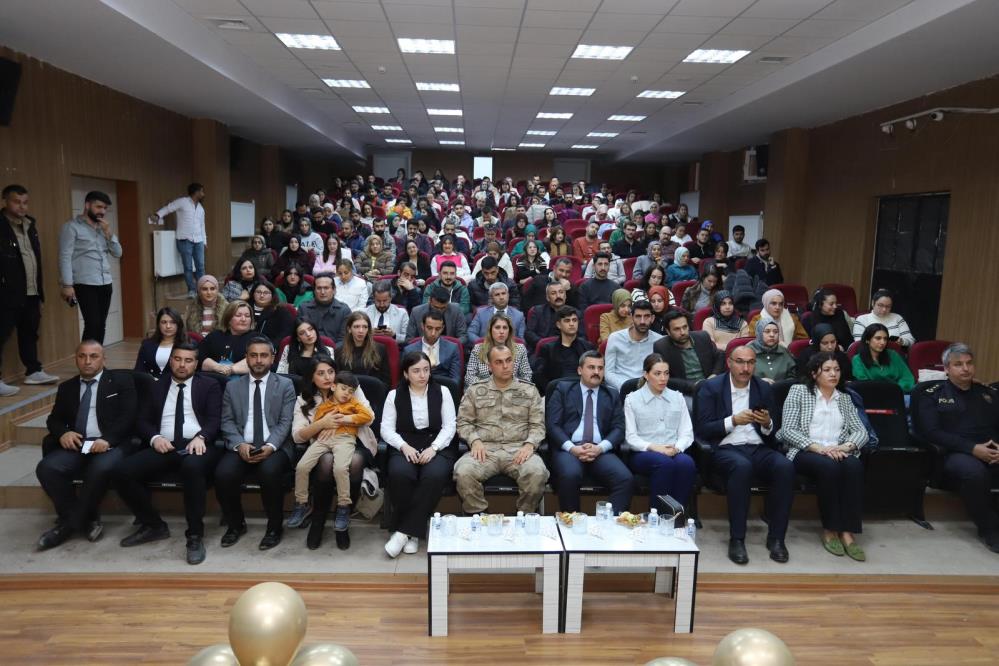 Çukurca’da öğretmenler arası bilgi yarışması düzenlendi