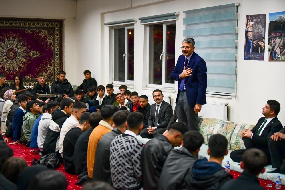 Vali Çelik: “Hakkari ile ilgili hayallerim var”