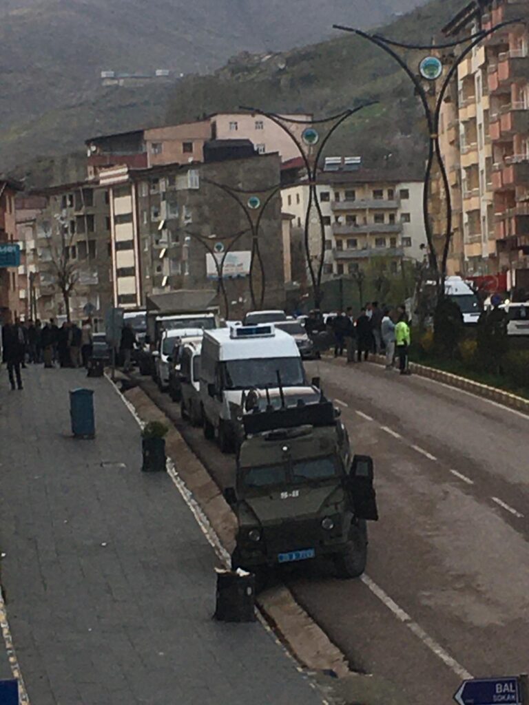 Şemdinli’de şüpheli paket alarmı