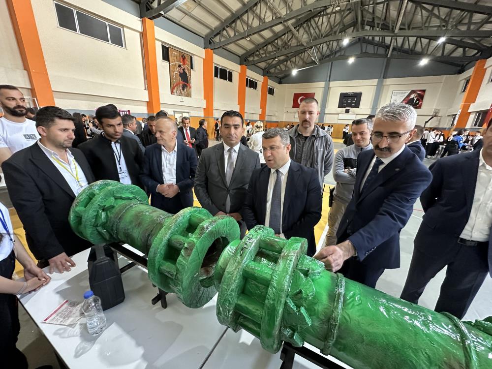 Yüksekova’da ‘Bilim Fuarı’ sergisine büyük ilgi