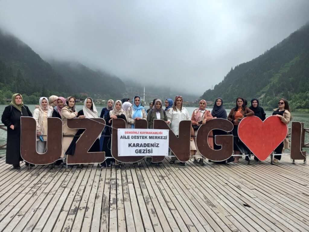 Şemdinlili Kadınlar Karadeniz’i Gezdi