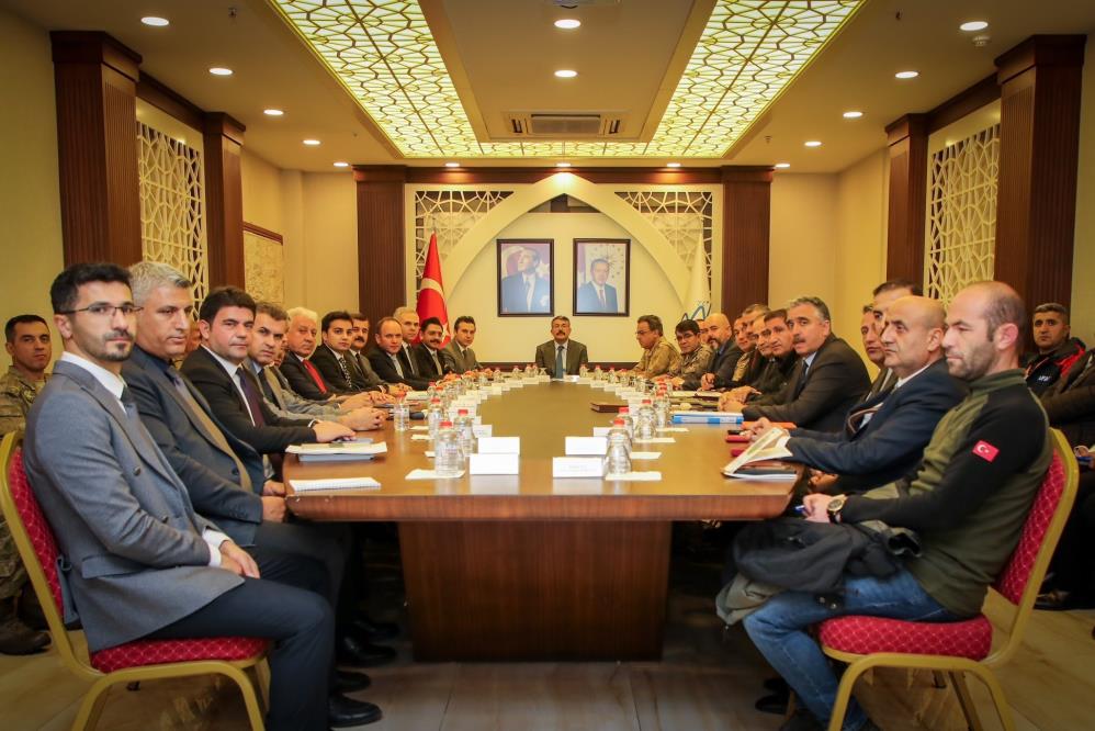 Hakkari’de “Karla Mücadele ve Alınacak Önlemler Toplantısı” düzenlendi