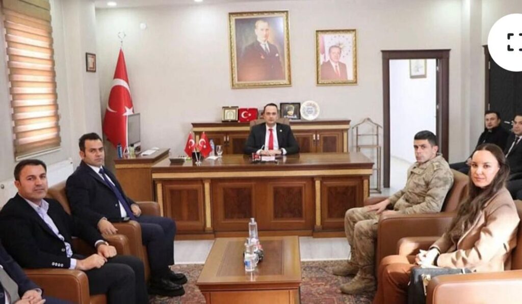 Derecik kaymakamı görevine başladı