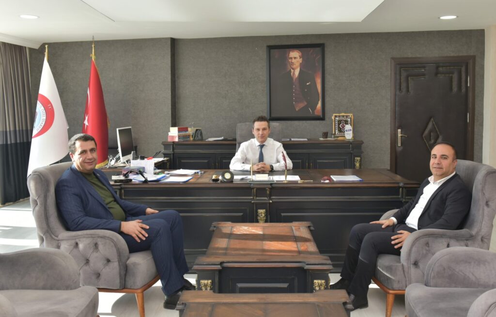 Şemdinli ve Büyükçiftlik Belediye Başkanlarından Vali Yardımcısı Karadağ’a Ziyaret