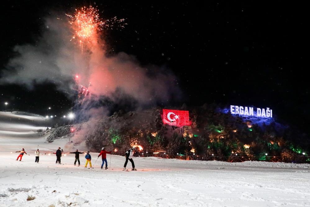 Kayak merkezlerinde en fazla kar kalınlığı 88 santimetreyle Ergan’da ölçüldü