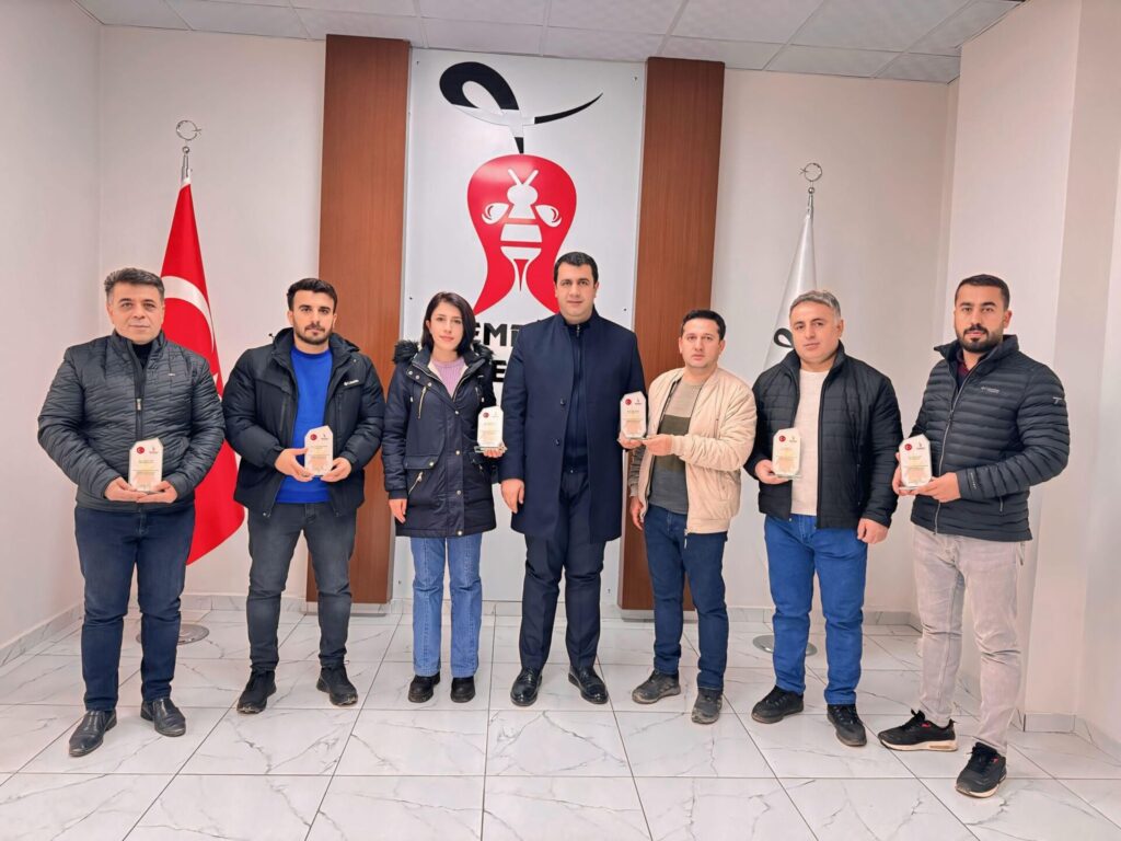 Şemdinli Belediye Başkanı Fahri Şakar Gazeteciler Günü’nde Basın Mensuplarını Ağırladı