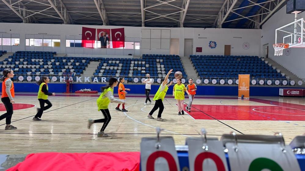 Hakkari’de 1416 çocuk basket oynuyor