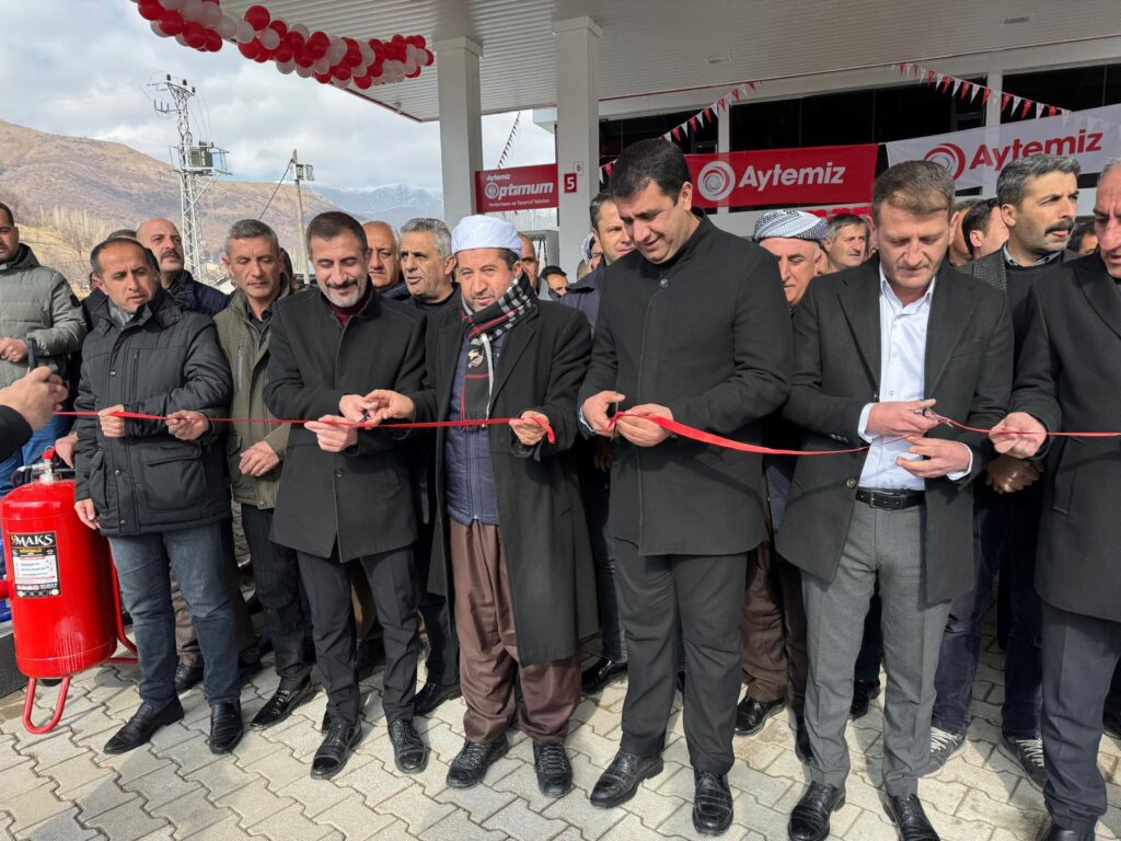 Şemdinli’de ‘Aytemiz’ benzin istasyonu hizmete açıldı