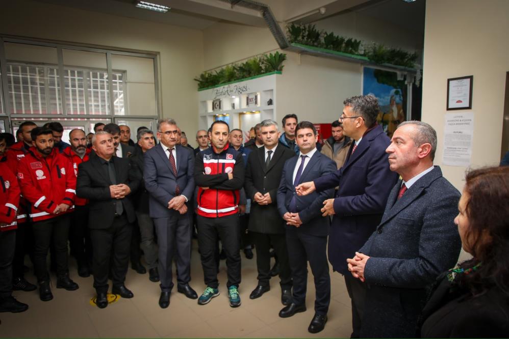 Vali Çelik: “Deprem bilinci, evlatlarımıza erken yaşta verilmeli”