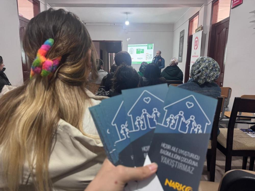 Hakkari polisinden bilgilendirme çalışması