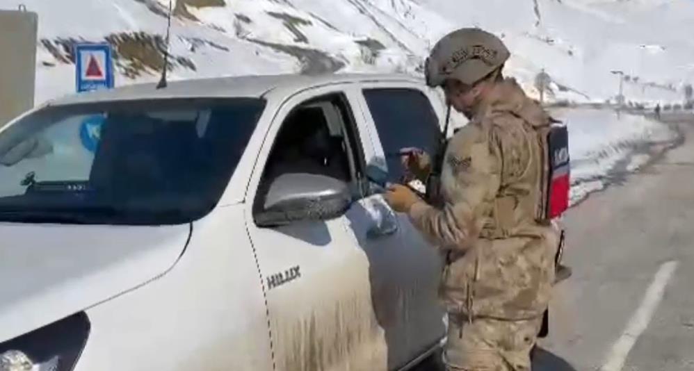 Hakkari’de izinsiz çakar lamba kullananlara ceza