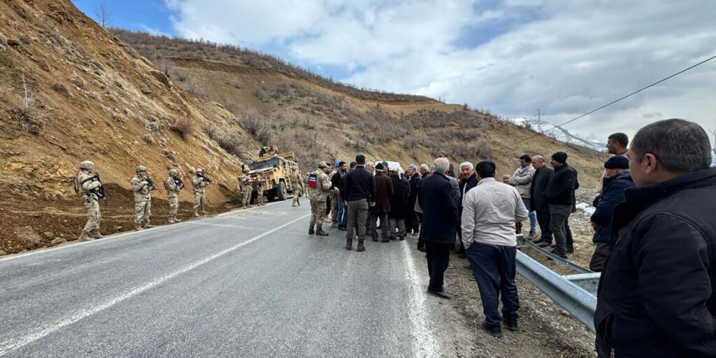 Şapatan köylüleri, köpek barınağının meralarına yapılmasına tepki gösterdi