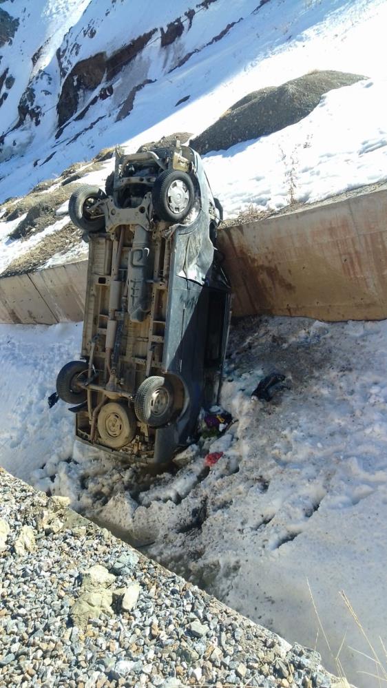 Van’da minibüs devrildi: 6 yaralı