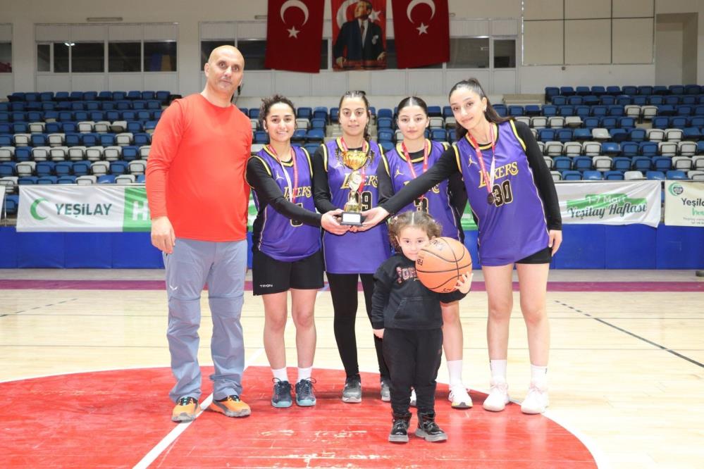 Hakkari’de Yeşilay Spor Oyunları Turnuvası sona erdi