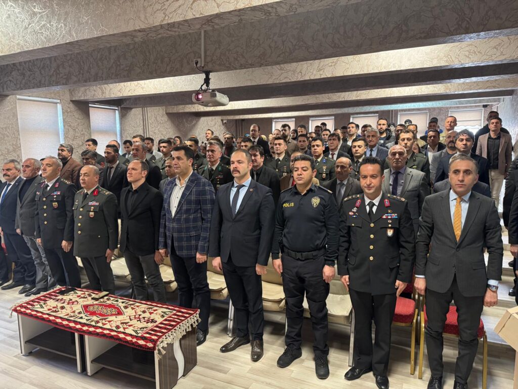 Şemdinli’de İstiklal Marşı’nın 104. yılı kutlandı